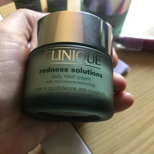 Clinique Redness Solutions Daily Relief Cream bundle!